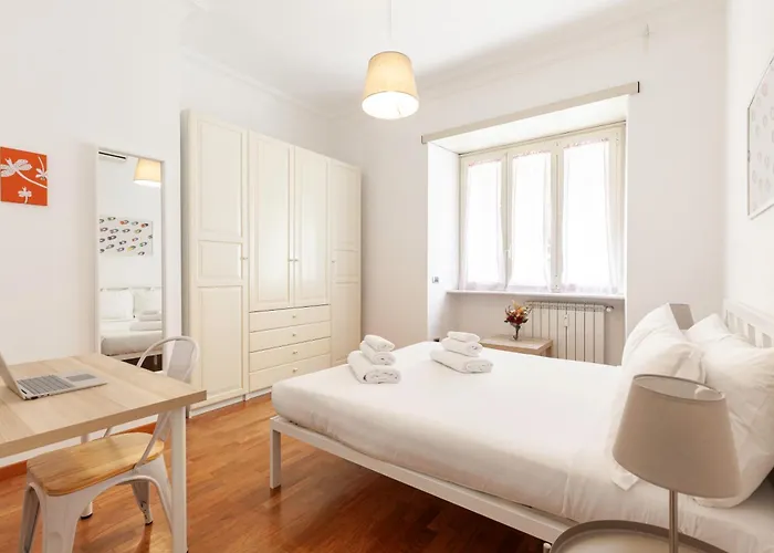 Hostly-wood And Colors Midtown-just 7min To Colosseum Appartement *
