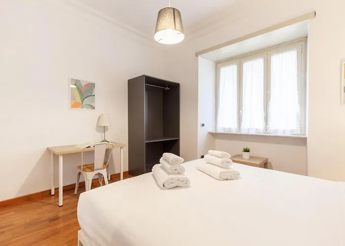 Hostly-wood And Colors Midtown-just 7min To Colosseum Appartement *