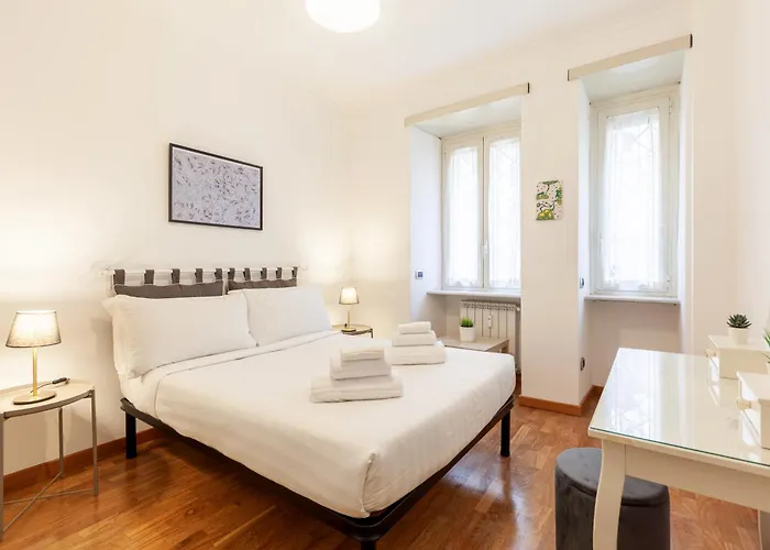 Hostly-wood And Colors Midtown-just 7min To Colosseum Appartement Rome
