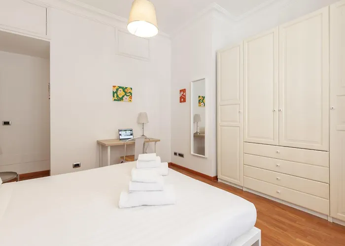 Hostly-wood And Colors Midtown-just 7min To Colosseum Rome