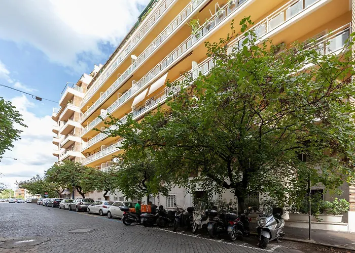 Hostly-wood And Colors Midtown-just 7min To Colosseum * Rome
